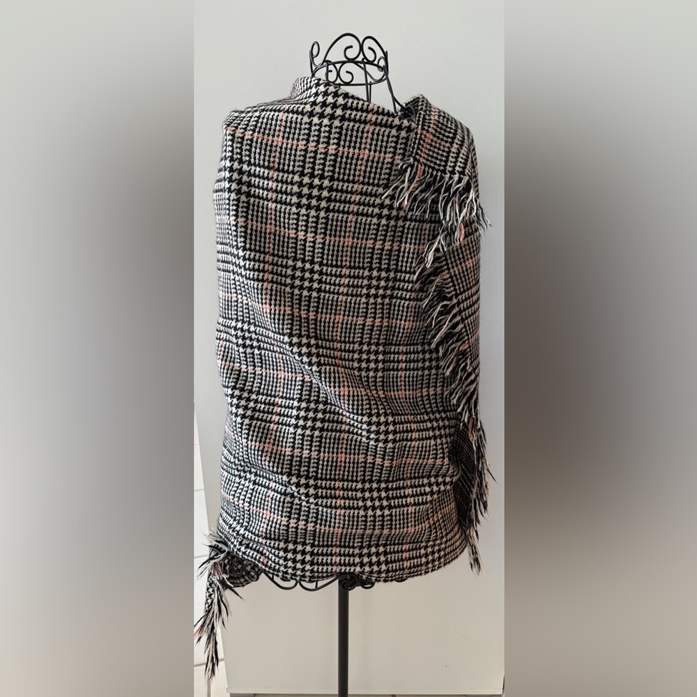 Anne Klein Vintage Wool Shawl | Red Houndstooth Plaid | 29x72 - Picture 9 of 9